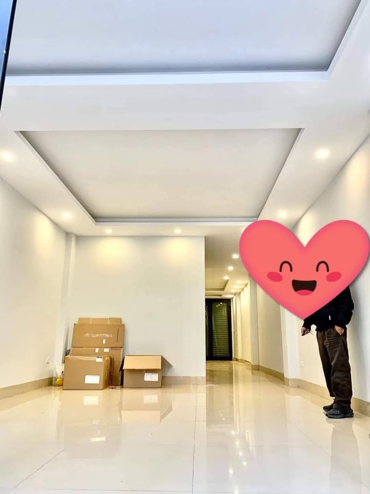 Nhà mặt ngõ 651 Minh Khai, 63m², 7 tầng - Kinh doanh sầm uất!