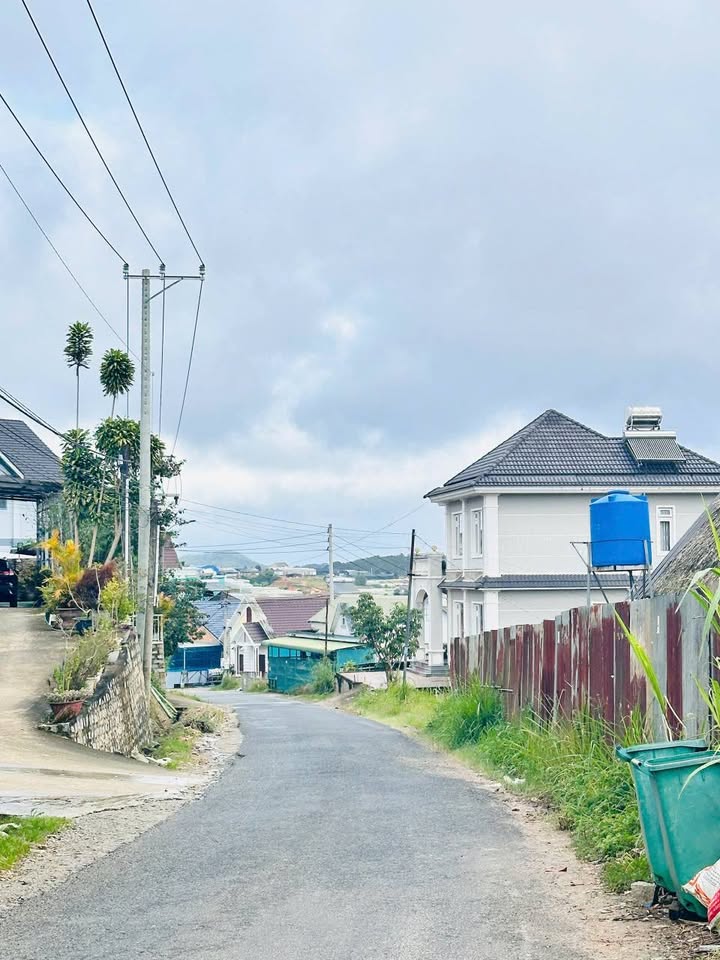 Đất nền Đà Lạt 72m² chỉ 2.6 tỷ - Sổ đỏ chính chủ, xây dựng tự do!