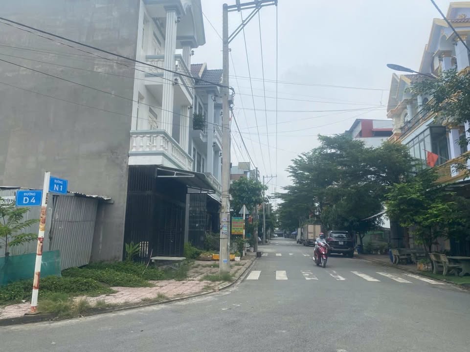 Đất nền góc 2 mặt tiền KDC Lê Phong, Tân Đông Hiệp 613m² giá 4 tỷ - Cơ hội vàng đầu tư!