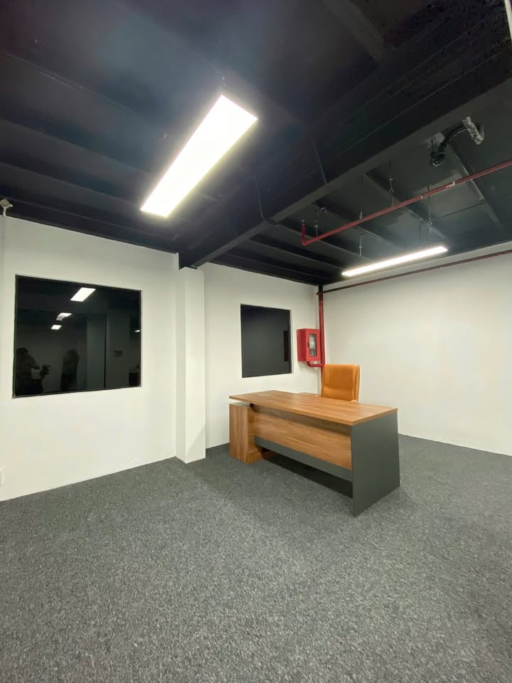 Văn phòng Nguyễn Đình Chiểu Q3 200m² - Full nội thất, vị trí đắc địa ngay ngã 4