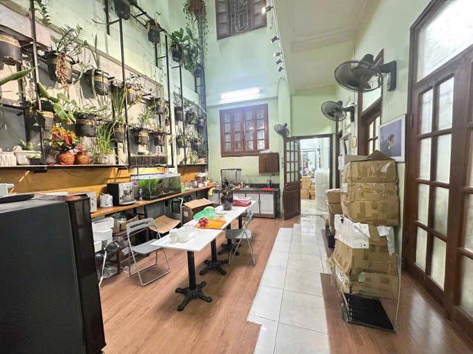 Cho thuê FrontHouse 200m² đường Đỗ Quang, quận Cầu Giấy - Vị trí đắc địa cho văn phòng, showroom!