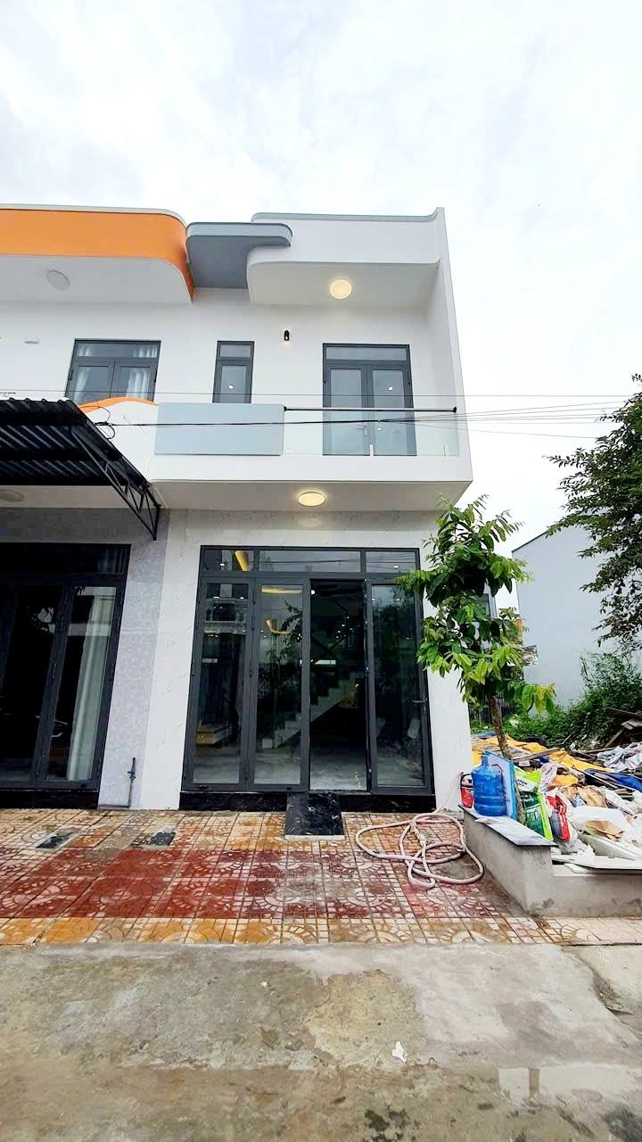 Nhà mới 2 tầng đường C9, Phường Hưng Phú, Cần Thơ - Giá chỉ 3.2 tỷ, sẵn sàng vào ở!