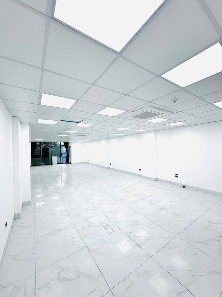 Văn phòng cho thuê tại Khuất Duy Tiến 50-110m² giá 12 triệu - Không gian chuyên nghiệp