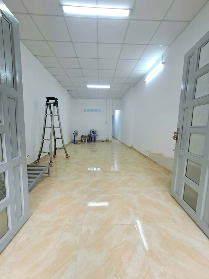 Nhà mặt tiền Nhất Chi Mai, Tân Bình 83m² giá 17.7 tỷ - Sẵn sàng ở ngay!