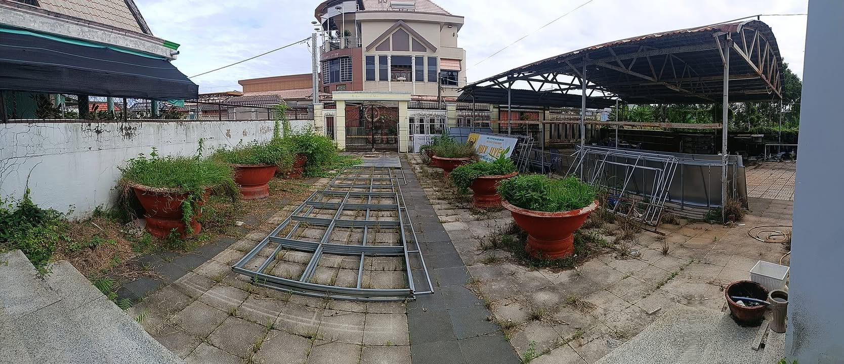 Nhà phố Vĩnh Long 1200m² giá 20 tỷ - Khu dân cư an ninh, nội thất cao cấp!