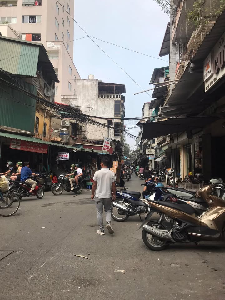 Nhà phố Trần Cao Vân, Hai Bà Trưng, 18m² giá 1.35 tỷ - Không quy hoạch, chính chủ!