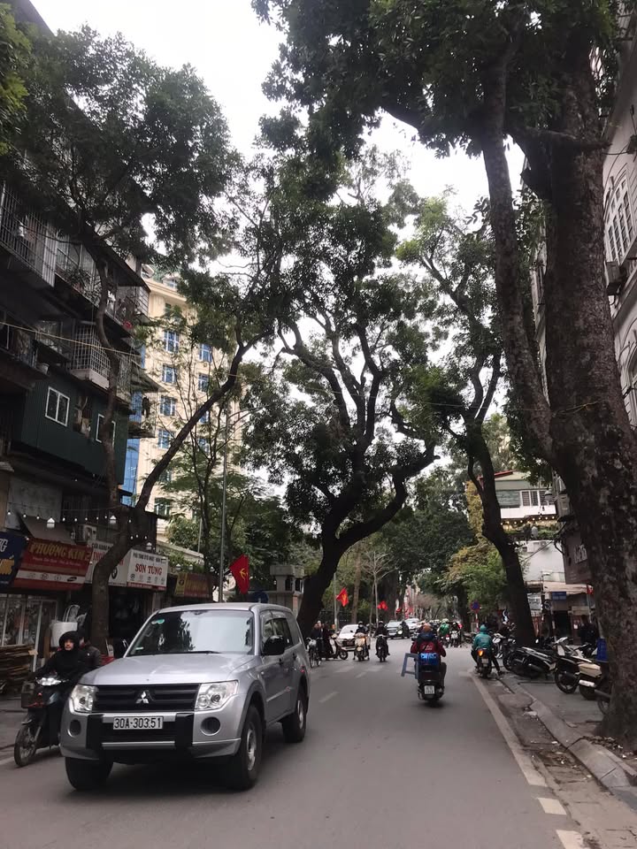 Nhà mặt phố Hàng Chuối, quận Hai Bà Trưng, 36m² giá 8.5 tỷ - Kinh doanh đỉnh cao!