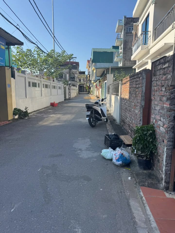 Đất lô góc Yên Thường, Gia Lâm 56,5m² giá 5 tỷ - Đường ô tô tránh, thuận tiện!