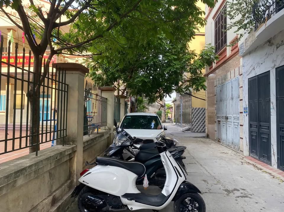 Nhà lô góc 3 tầng tại Xuân Đỉnh 64.7m² - Giao thông thuận tiện, giá thương lượng!