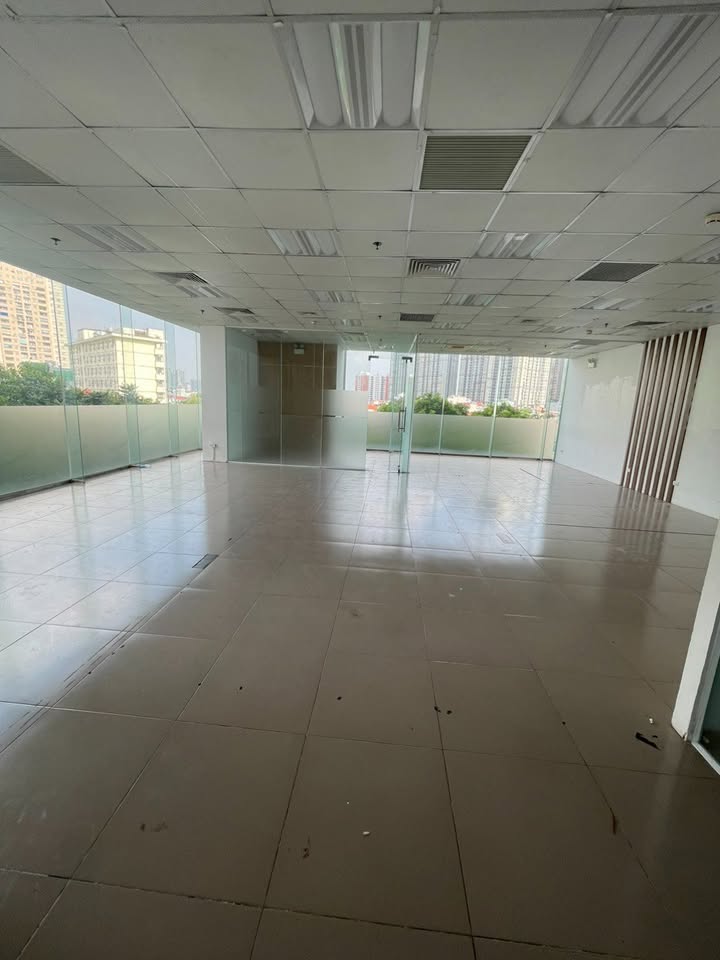 Sàn văn phòng cho thuê 100m² tại Tố Hữu, Hà Đông - Giá tốt chỉ 250k/m²!