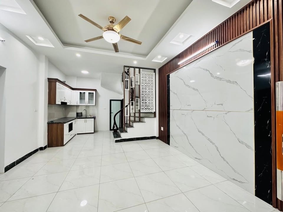 Nhà phố Thanh Am 32m² giá 5.3 tỷ - Lô góc 2 mặt thoáng, thiết kế hiện đại