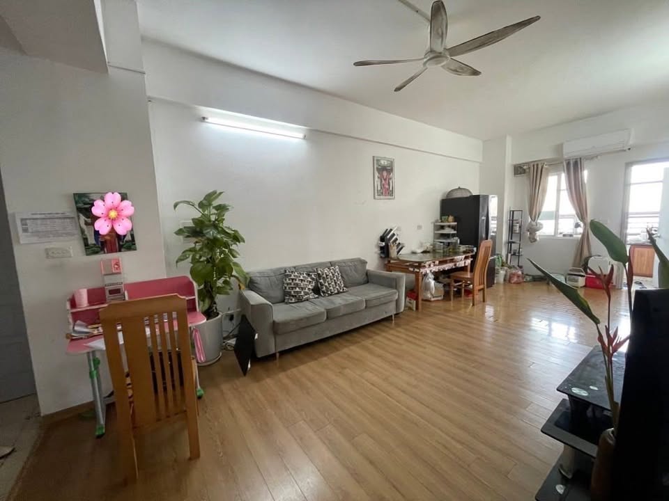 Căn hộ Học viện Hậu cần Long Biên 105m² giá 5 tỷ - Thiết kế hiện đại, ban công rộng rãi!