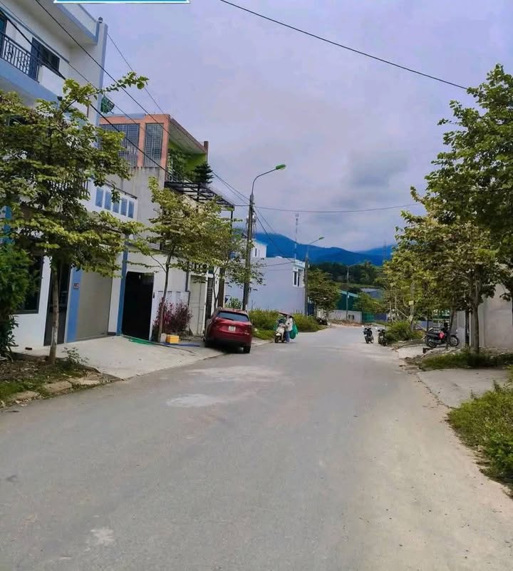 Đất nền đường Hoàng Văn Thụ, Lai Châu 105m² giá 1 tỷ - Sổ đỏ chính chủ!