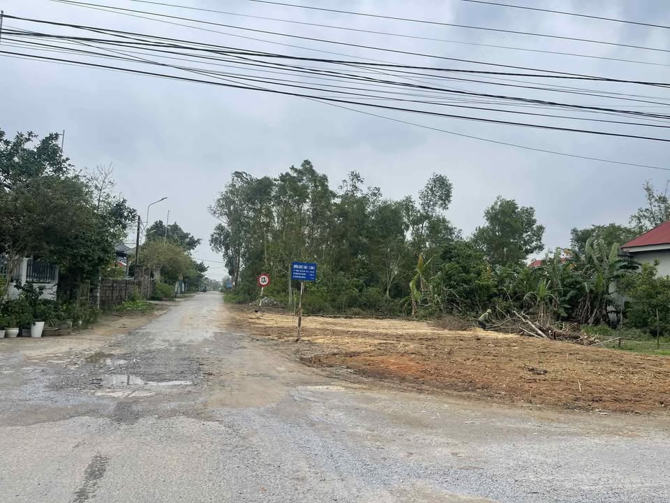 Đất nền Hoàn Lão 176m² giá 1 tỷ - Mặt tiền đường Duy Tân đắc địa!