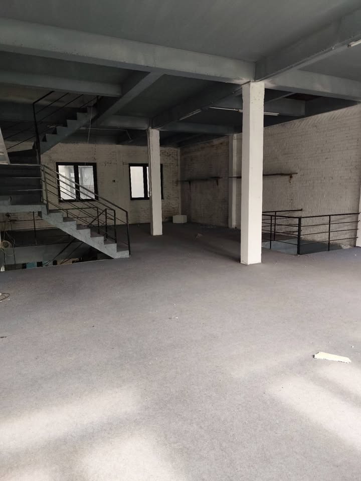 Nhà phố cho thuê Khu C Gleximco Lê Trọng Tấn 110m² giá 18 triệu - Phù hợp làm kho, văn phòng!