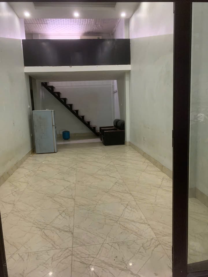 Nhà cho thuê tầng 1 có gác xép tại Văn Quán, 45m² chỉ 6 triệu - An ninh tuyệt đối!