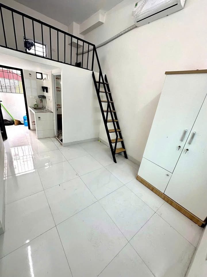 Cho thuê phòng gác xép 35m² tại Yên Xá chỉ 3.5 triệu - Sạch sẽ, thoáng mát!