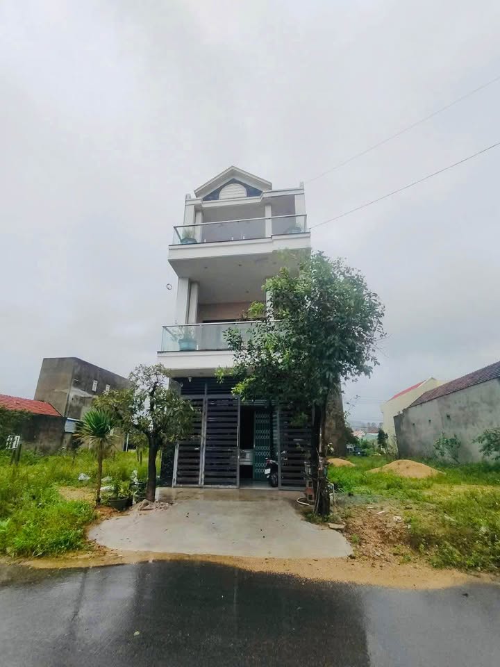 Nhà 3 tầng tại Bình Nghi 375m² giá 2.5 tỷ - Cần bán gấp!