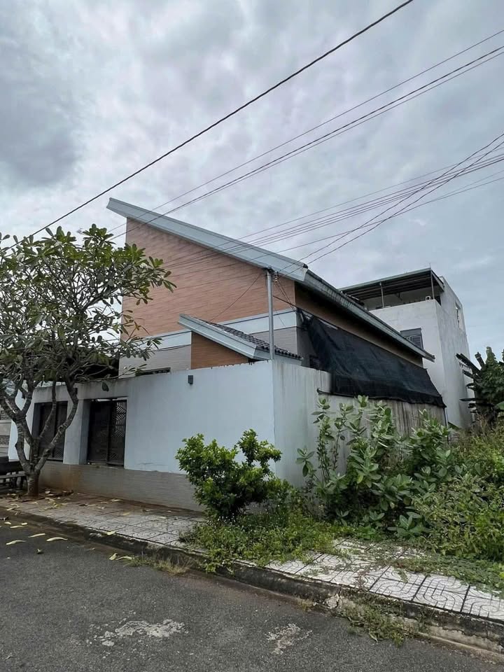 Biệt thự mái thái tại Khu Gia Phát, Bà Rịa 240m² giá 6 tỷ - Thiết kế hiện đại, siêu đẹp!