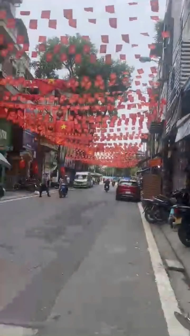 Cho thuê nhà mặt phố Văn Miếu, Đống Đa 40m² giá 26 triệu - Kinh doanh tốt!