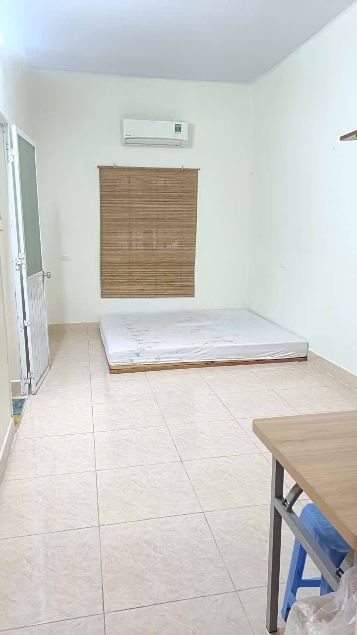 Nhà cho thuê tại Thượng Thanh, Long Biên 50m² - An ninh tốt, giá chỉ 6 triệu!