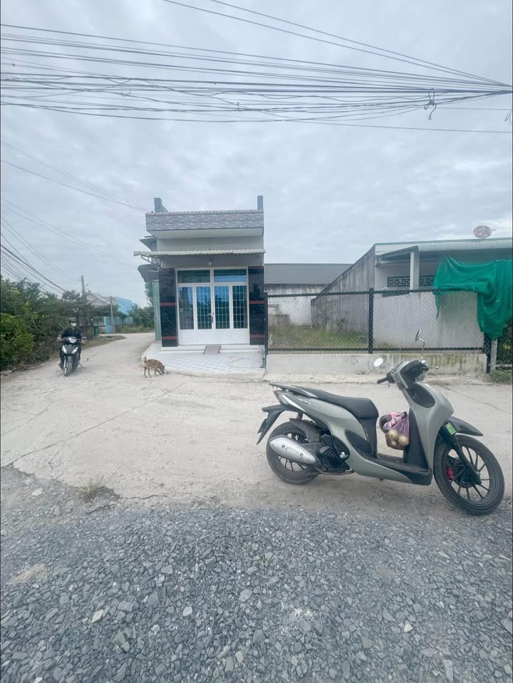 Nhà gốc 2 mặt tiền Long Trạch 190m² giá 2.1 tỷ - Cơ hội đầu tư tuyệt vời!