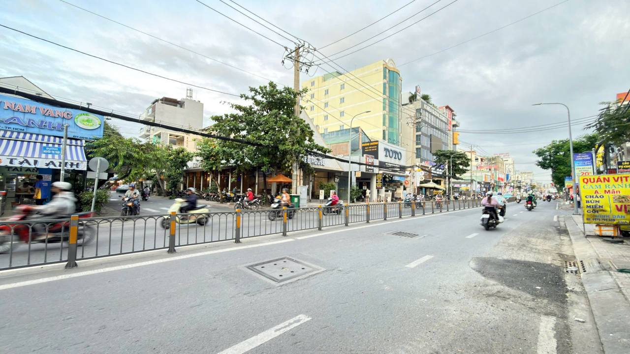 Bán nhà mặt tiền Nguyễn Thị Thập, Quận 7, 72m² giá 32.5 tỷ - Vị trí kinh doanh sầm uất!