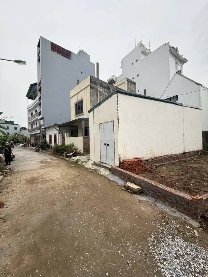 Đất phân lô liền kề Xuân Đỗ Cự Khối 33.6m² giá 6.45 tỷ - Sổ đỏ nở hậu chính chủ!