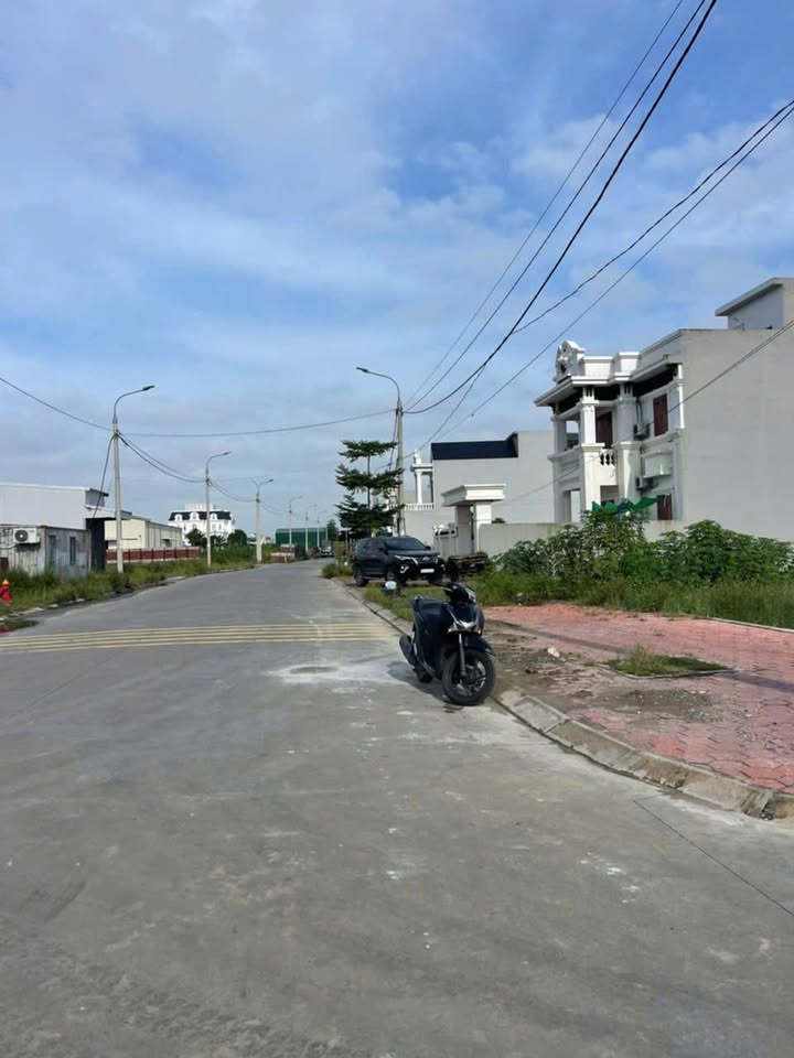 Đất nền Kẻ Sặt, Bình Giang, 100m² giá 2 tỷ - Vị trí đắc địa gần khu công nghiệp!