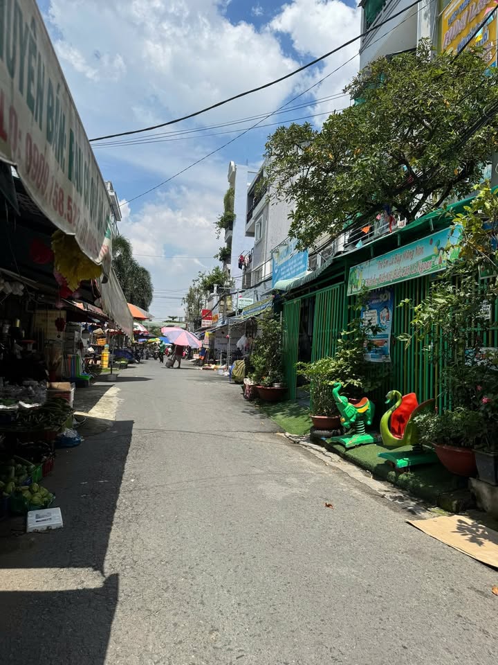 Đất đẹp tại Bình Tân 68m² giá 7.5 tỷ - Sổ đỏ chính chủ, gần chợ Bình Long!