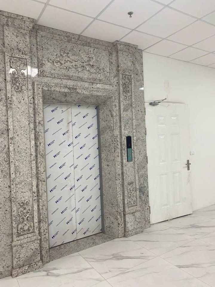 Nhà lô góc cho thuê tại Giảng Võ, Ba Đình 94m² giá 24 triệu - Vị trí đắc địa, kinh doanh sầm uất!