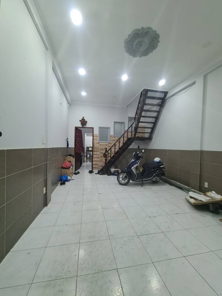 Nhà bán Cách Mạng Tháng 8, Phường Nhiêu Lộc, 58m² - Sổ hồng riêng, giá chỉ 7 tỷ!