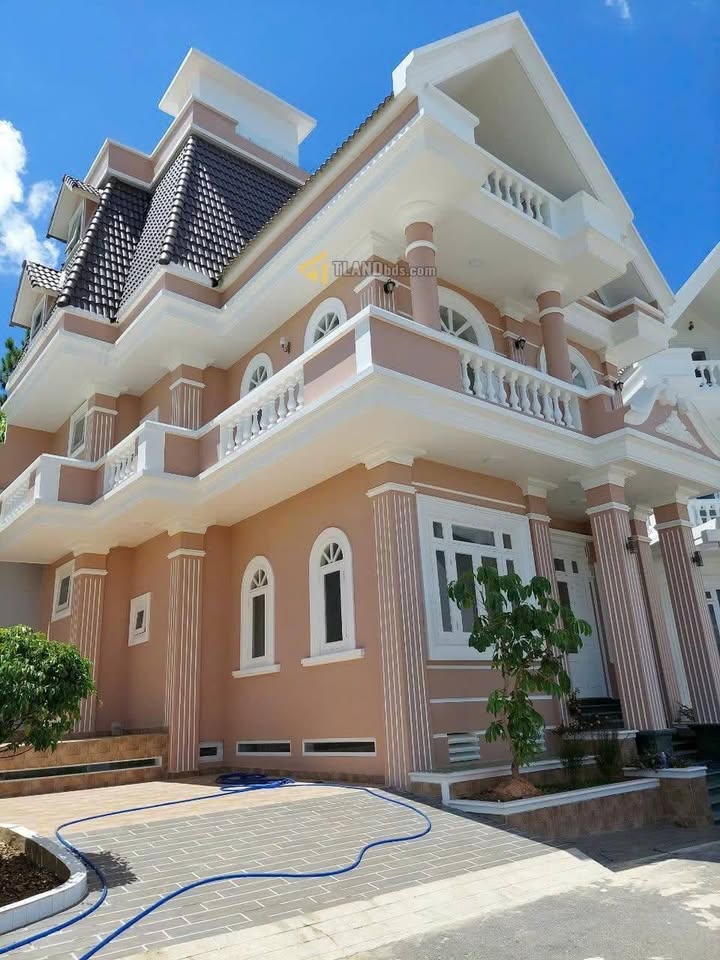 Shophouse Hẻm Ô Tô Trịnh Hoài Đức, Đà Lạt 226m² giá 16 tỷ - Cơ hội đầu tư tuyệt vời!