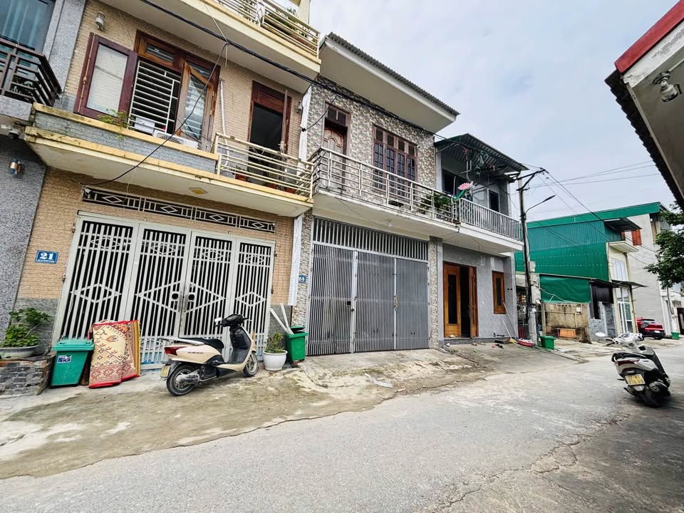 Nhà 2 tầng Hưng Đông 67.5m² giá 3.75 tỷ - Full nội thất chính chủ!