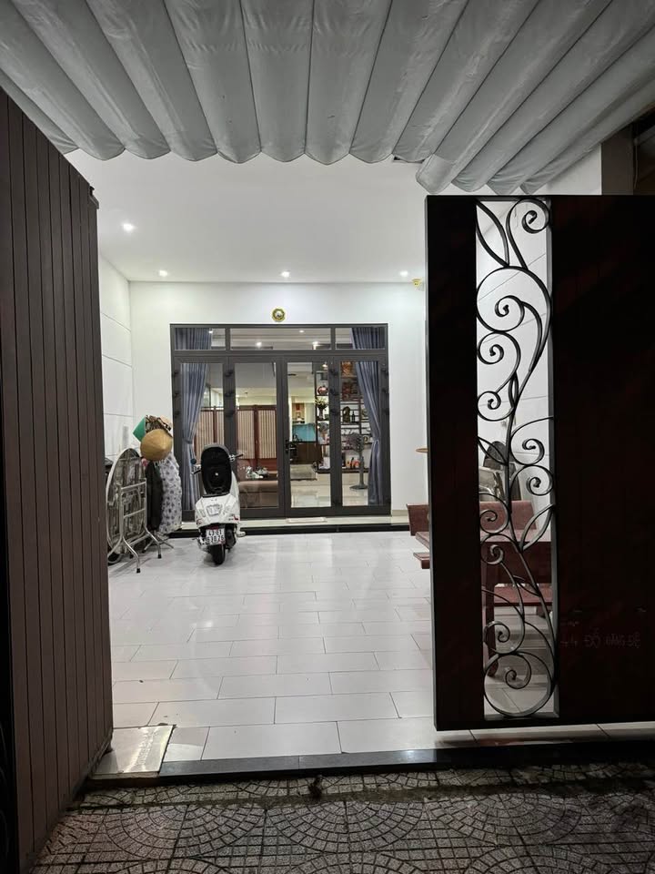 Nhà 3 tầng 44 Đỗ Đăng Đệ, Đà Nẵng 112.5m² giá 11 tỷ - Sẵn sàng ở ngay!