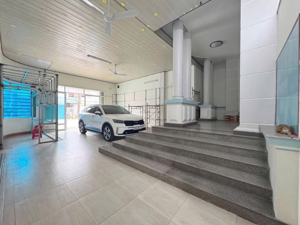 Nhà nguyên căn cho thuê tại Phú Thọ, Thủ Dầu Một - Diện tích 250m² - Vị trí đắc địa, giá chỉ 20 triệu/tháng!