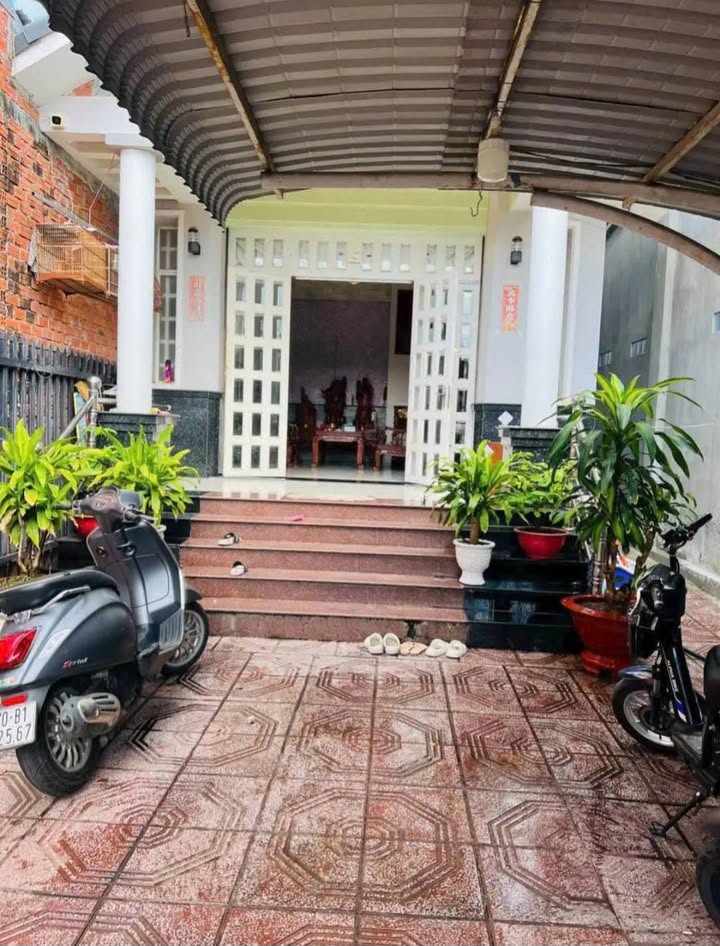 Nhà mái Thái hẻm Cách Mạng Tháng 8, Tân Ninh 147m² giá 4.3 tỷ - Không thể bỏ lỡ!