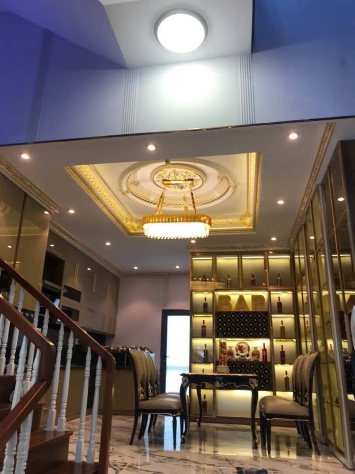 Nhà 3 tầng đường Nguyễn Mỹ, Hòa Xuân, 112.5m² - Sổ đỏ chính chủ, giá chỉ 9 tỷ!