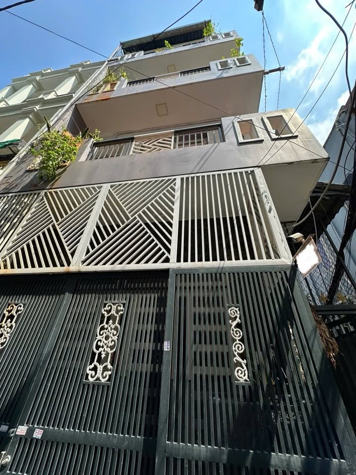 Nhà riêng Trần Quang Diệu, Quận 3 42m² giá 6.9 tỷ - Lô góc, ô tô 10 bước!