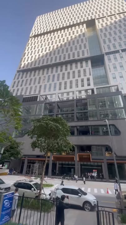 Văn phòng ROX Tower 136 Hồ Tùng Mậu 138m² - Giá thuê chỉ từ 15 USD/m²!