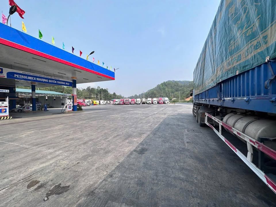 Cửa hàng xăng dầu tại cửa khẩu Hữu Nghị - Lạng Sơn 15000m² - Cơ hội đầu tư hấp dẫn!