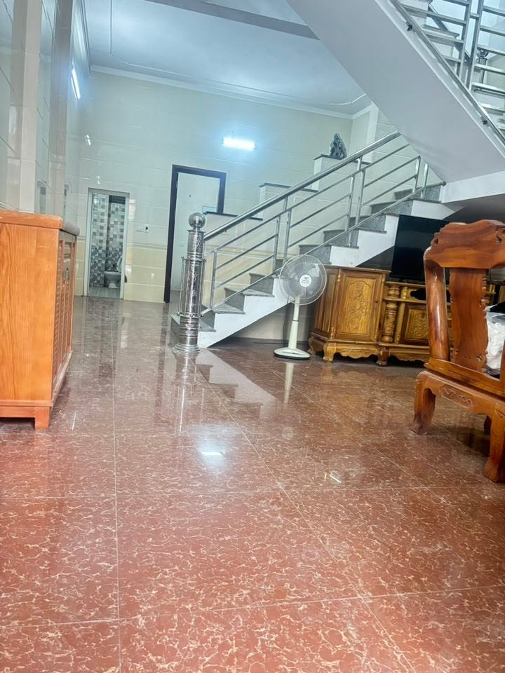 Nhà 2 tầng ngõ 190 Nguyễn Chí Thanh, Vinh 67m² giá 3 tỷ - Chính chủ bán gấp!