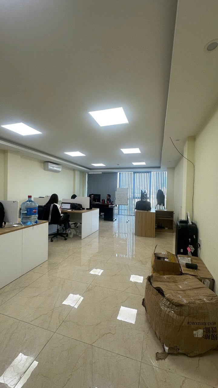Văn phòng cho thuê tại Quan Hoa, Cầu Giấy, 70m² - Giao thông thuận lợi!