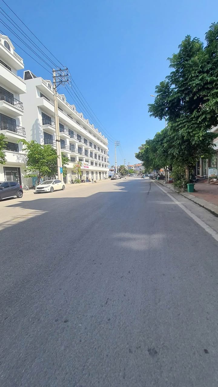 Townhouse LK Gold City Cao Xanh 70m² giá 7 tỷ - Mặt tiền đường thuận lợi!