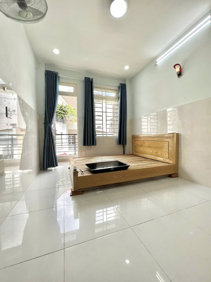Chung cư cho thuê đường Văn Chung, Tân Bình 33m² giá 6 triệu - Full nội thất, chỉ tính điện nước!