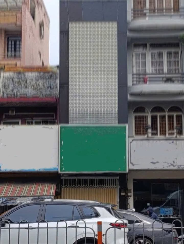 Nhà mặt tiền Nguyễn Văn Cừ, Quận 1, 69m² giá 36 triệu - Thuê ngay hôm nay!