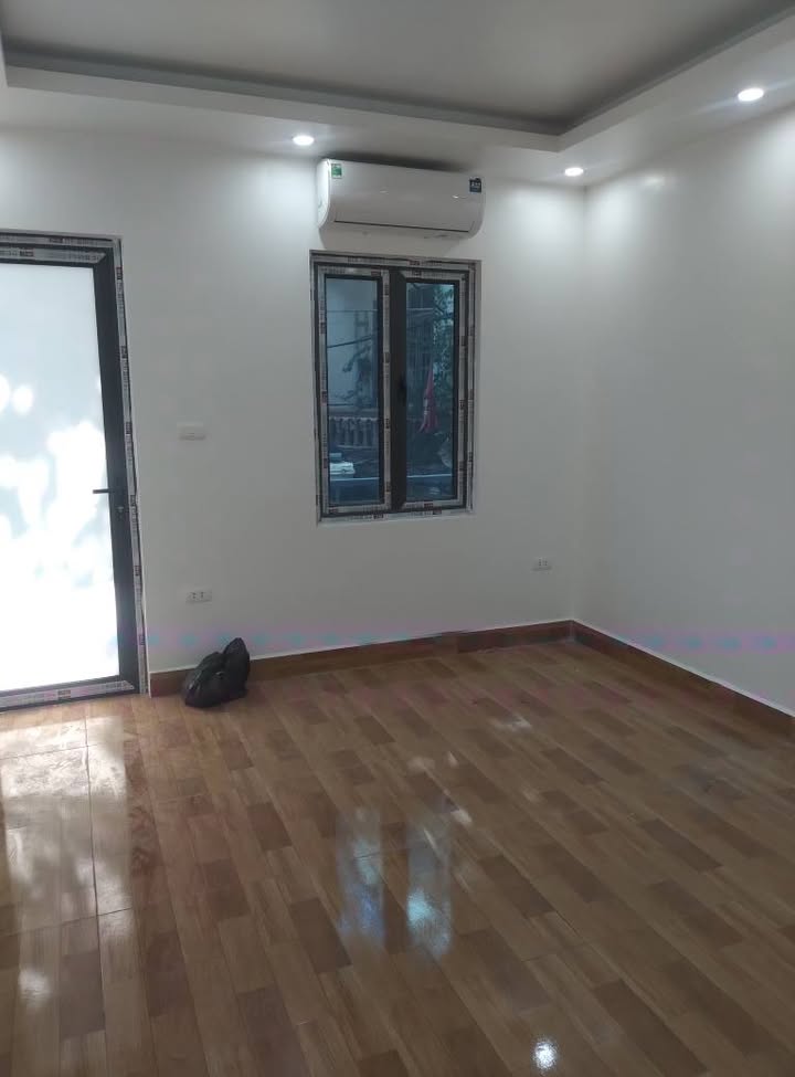 Nhà cho thuê đường Đông Thiên, Vĩnh Hưng 31m² giá 7 triệu - Nhà mới tinh, thoáng sáng!