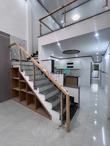 Nhà phố Gác Lững 90m² giá 1.6 tỷ - Chính chủ bán ngay tại Bình Lợi!