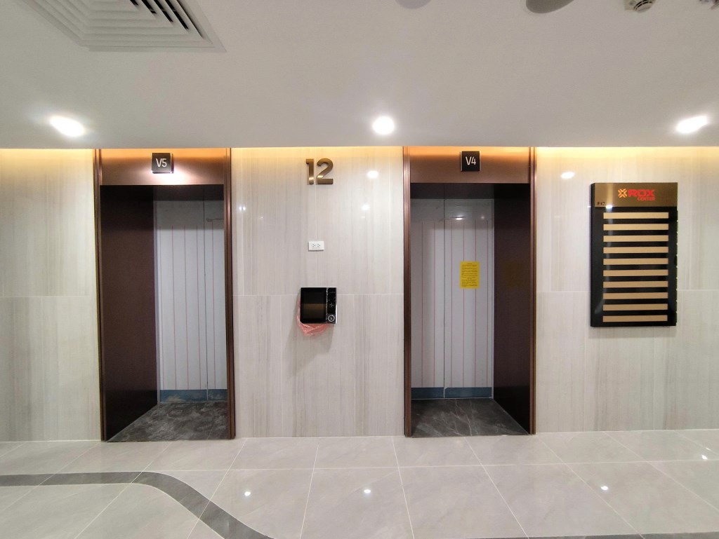 Văn phòng cho thuê ROX TOWER 136 Hồ Tùng Mậu 150m² - Giá chỉ 40 triệu/tháng!