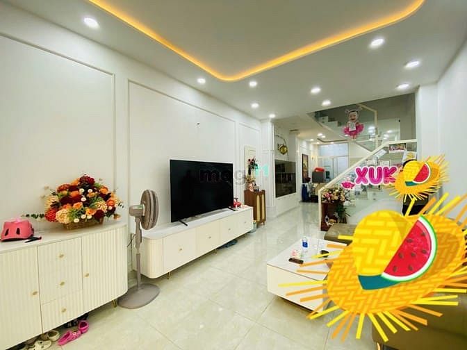 Nhà mặt tiền kinh doanh Tân Bình 300m² giá 12.8 tỷ - Vị trí đắc địa kế sân bay!